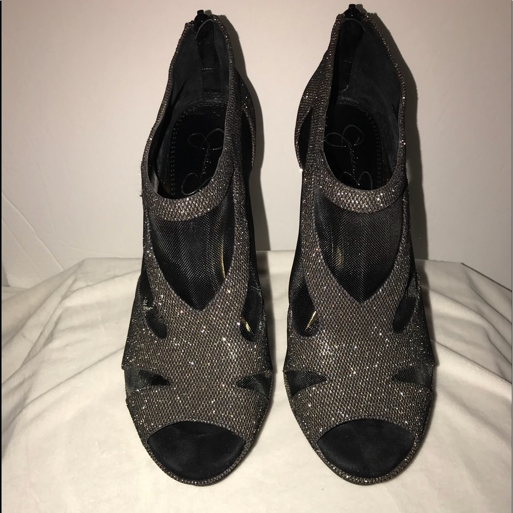 Jessica Simpson BLACK HEELS VERY CUTE!! Has Gold Mesh high heel shoes size 8
